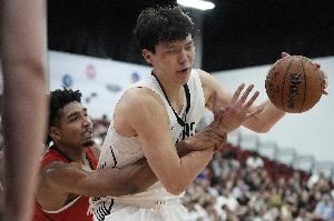美记:杨瀚森夏联收视率超25年总决赛 他正成为新一代篮球偶像