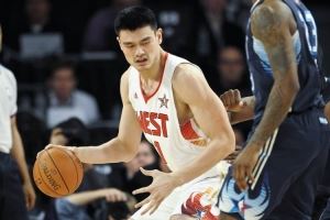 球队主持人:杨瀚森和姚明不同 后者是低位大杀器&前者更独特