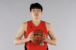毕竟年轻!杨瀚森今年季后赛打浙江也哭了 全场2分4板3帽 6犯离场